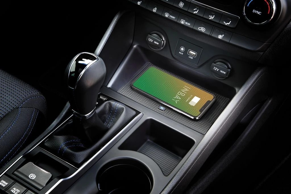 ACV Ablage Inbay® kompatibel mit Hyundai Tucson induktives Laden Ihres-/bilder/big/241143-50-1_hyundai_tucson_charging.jpg