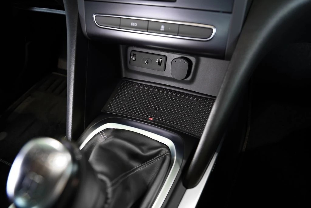 ACV Ablage Inbay® kompatibel mit Renault Megane IV induktives Laden-/bilder/big/241250-51-1_renault_megane.jpg