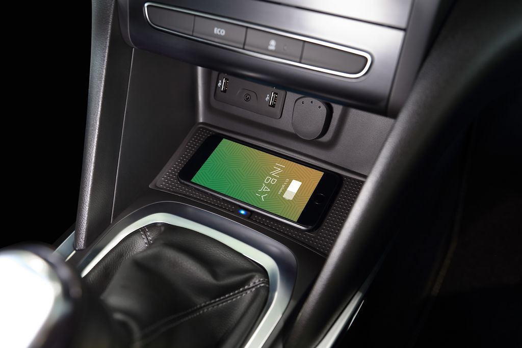 ACV Ablage Inbay® kompatibel mit Renault Megane IV induktives Laden-/bilder/big/241250-51-1_renault_megane_charging.jpg