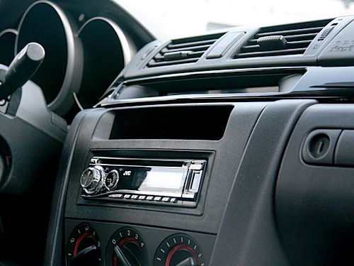 ACV Radioblende kompatibel mit Mazda 3 (BK) 1-DIN mit Fach schwarz Bj.-/bilder/big/mazda3_innen.jpg