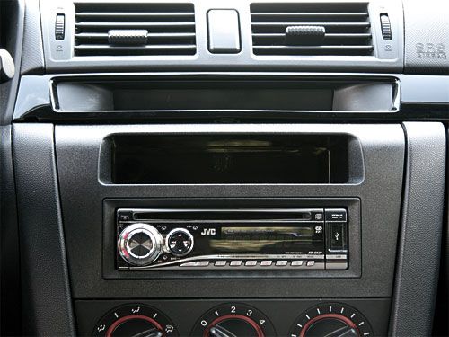ACV Radioblende kompatibel mit Mazda 3 (BK) 1-DIN mit Fach schwarz Bj.-/bilder/big/mazda3_innen2.jpg